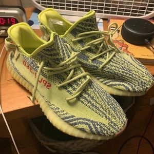 Yeezy 350 Frozen Yellow Size 11